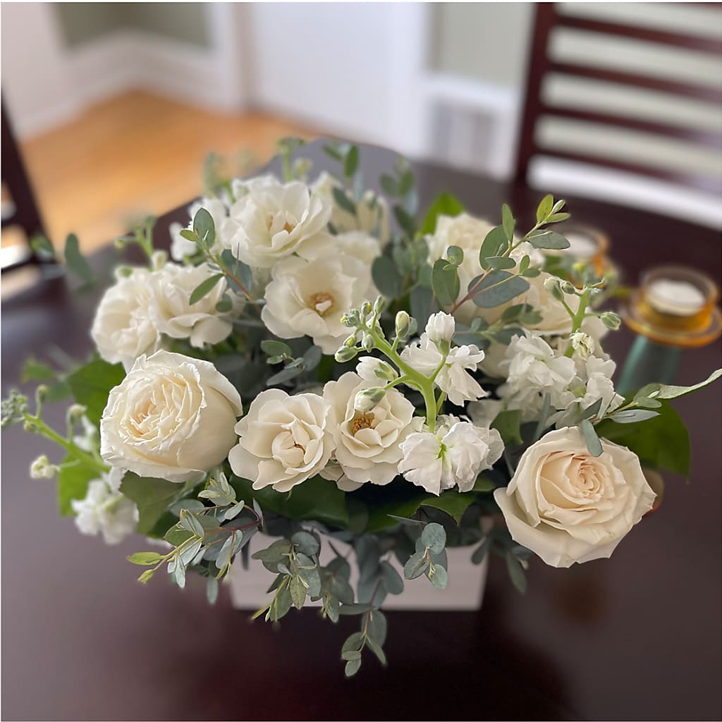 Fresh Linen Box Bouquet –  Jnblooms Llc, Spring Hill FL
